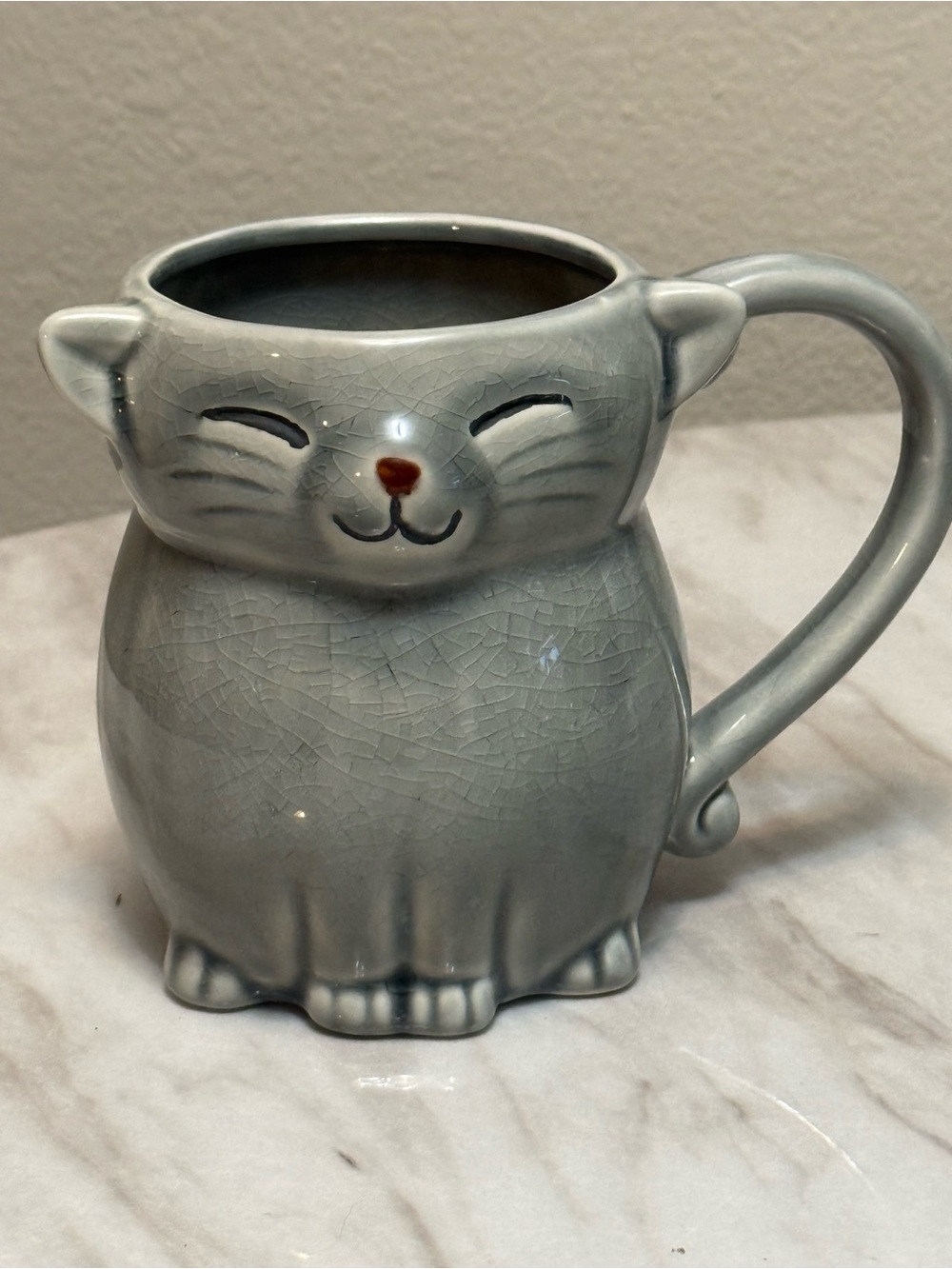 Pier 1 grey smiley Cat coffee mug 4 1/2” height